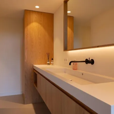 'elements' With Panoramic Views Feriehus *