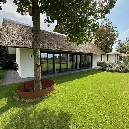 'elements' With Panoramic Views Holiday home