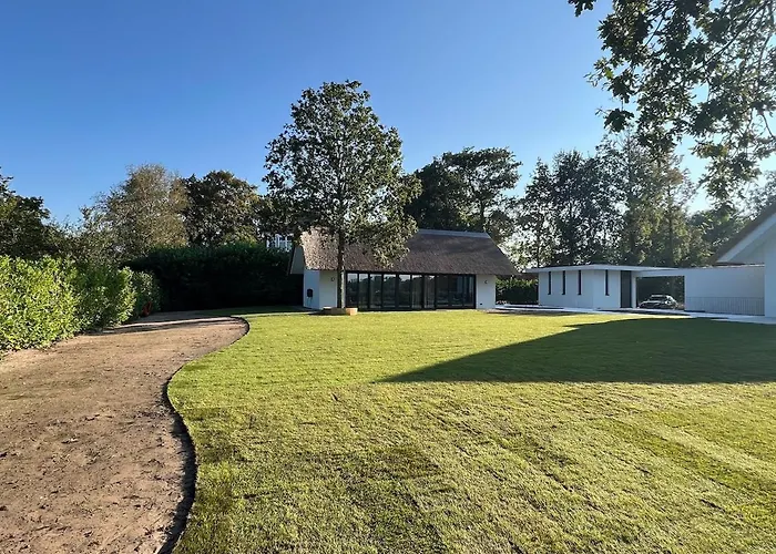 'elements' With Panoramic Views *