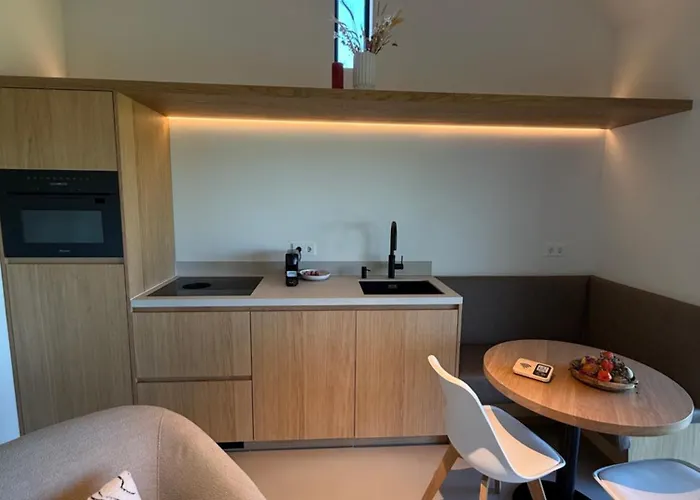 'elements' With Panoramic Views Vakantiehuis Bergen